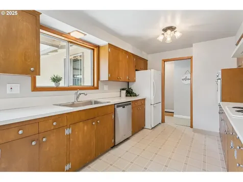 4917 SE 73rd Avenue Portland OR 97206