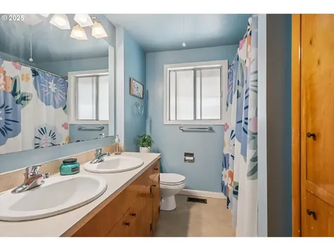 4917 SE 73rd Avenue Portland OR 97206