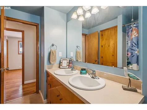 4917 SE 73rd Avenue Portland OR 97206