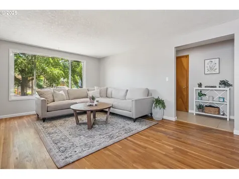 4917 SE 73rd Avenue Portland OR 97206
