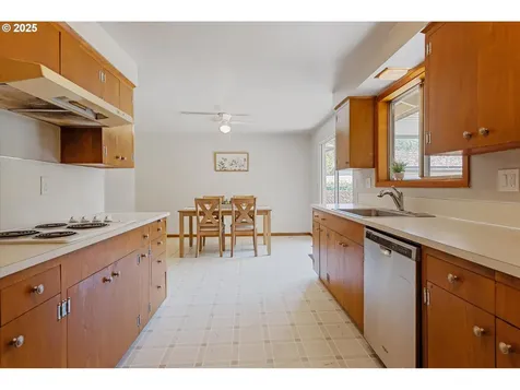 4917 SE 73rd Avenue Portland OR 97206