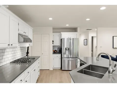 11218 SW 27th Avenue Portland OR 97219