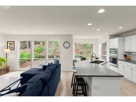 11218 SW 27th Avenue Portland OR 97219