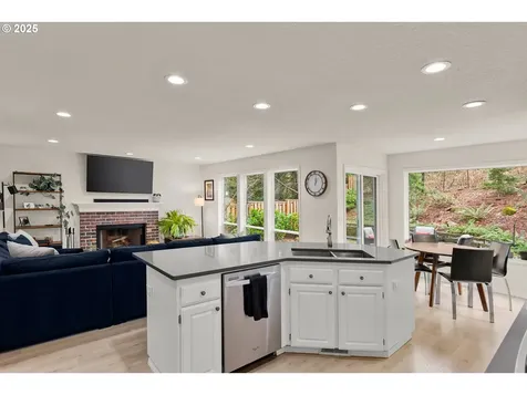 11218 SW 27th Avenue Portland OR 97219