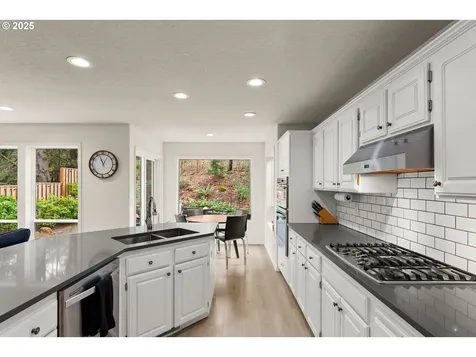 11218 SW 27th Avenue Portland OR 97219