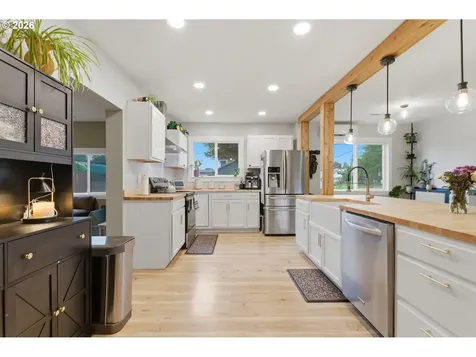 915 E 1st Street Yamhill OR 97148