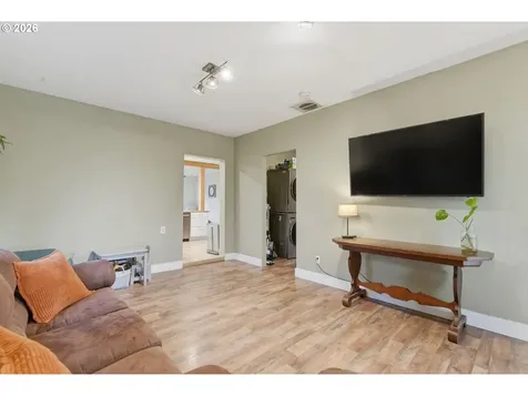 915 E 1st Street Yamhill OR 97148