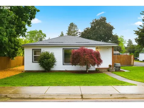 915 E 1st Street Yamhill OR 97148