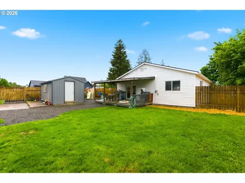 915 E 1st Street Yamhill OR 97148