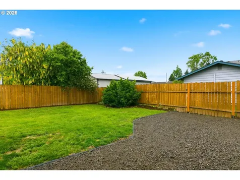 915 E 1st Street Yamhill OR 97148