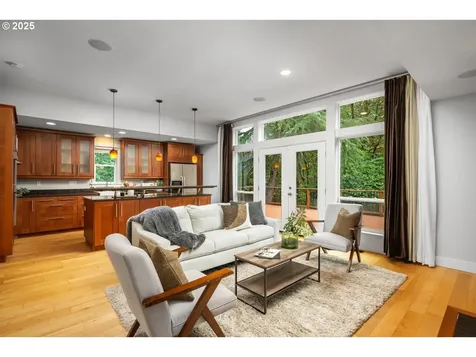 8424 SW 54th Avenue Portland OR 97219