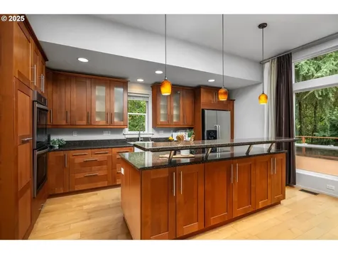 8424 SW 54th Avenue Portland OR 97219