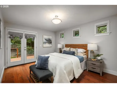 8424 SW 54th Avenue Portland OR 97219