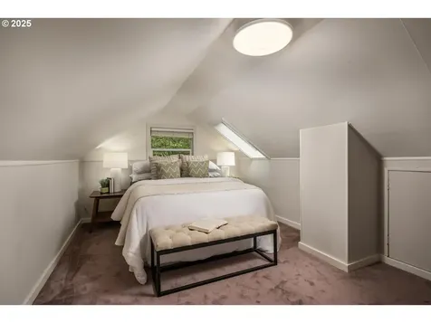 8424 SW 54th Avenue Portland OR 97219