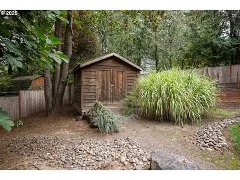 8424 SW 54th Avenue Portland OR 97219
