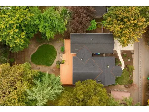 8424 SW 54th Avenue Portland OR 97219