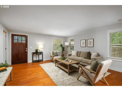 8424 SW 54th Avenue Portland OR 97219