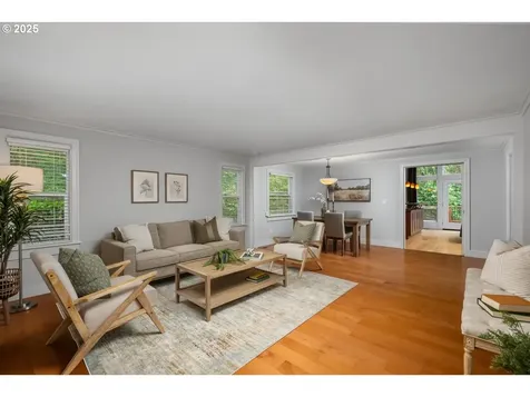 8424 SW 54th Avenue Portland OR 97219