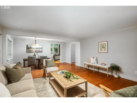 8424 SW 54th Avenue Portland OR 97219