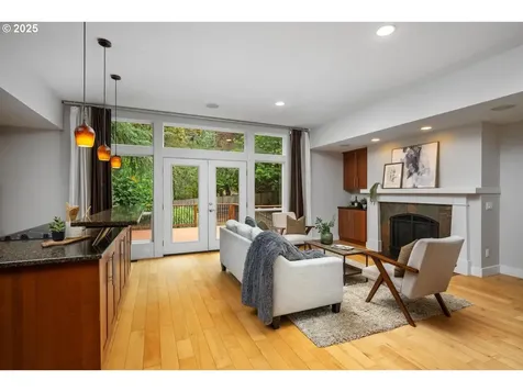 8424 SW 54th Avenue Portland OR 97219