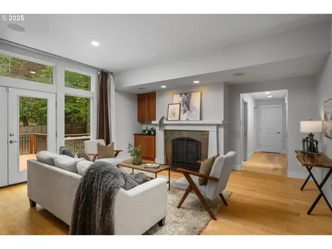 8424 SW 54th Avenue Portland OR 97219