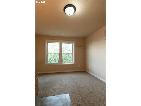 4049 SE Long Street Portland OR 97202
