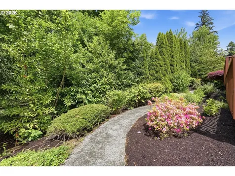 12638 Adrian Court Lake Oswego OR 97034