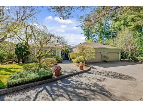 273 N Henry Street Coquille OR 97423