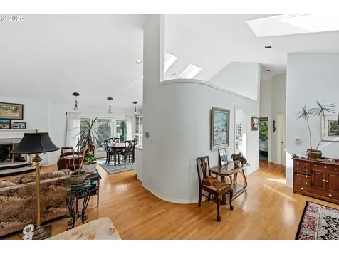 273 N Henry Street Coquille OR 97423