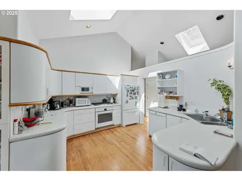 273 N Henry Street Coquille OR 97423
