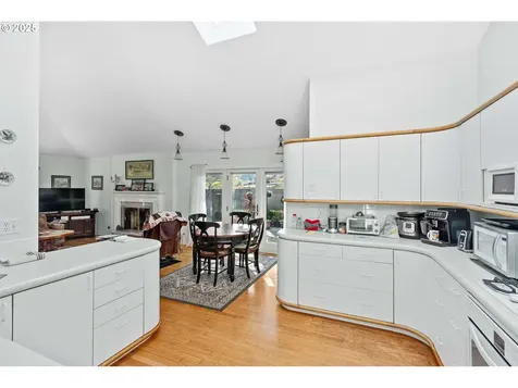 273 N Henry Street Coquille OR 97423