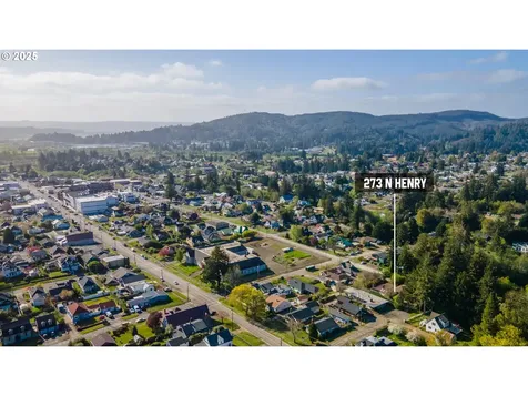 273 N Henry Street Coquille OR 97423