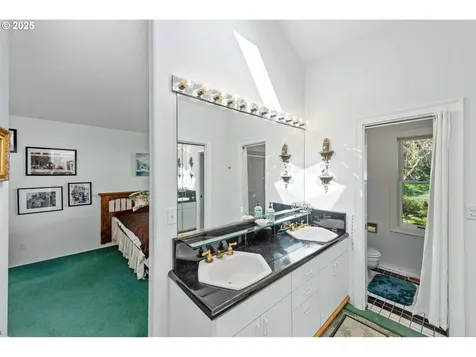 273 N Henry Street Coquille OR 97423
