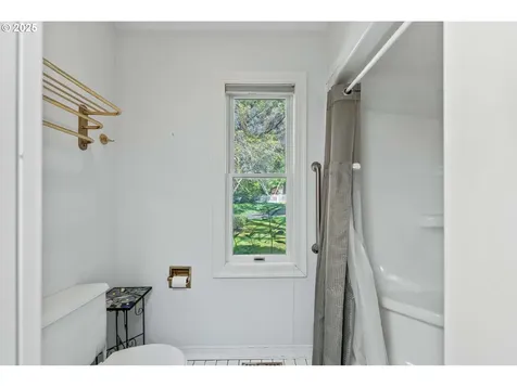 273 N Henry Street Coquille OR 97423