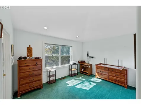 273 N Henry Street Coquille OR 97423