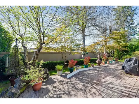 273 N Henry Street Coquille OR 97423