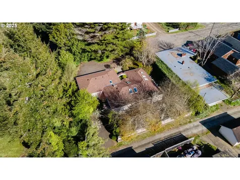 273 N Henry Street Coquille OR 97423