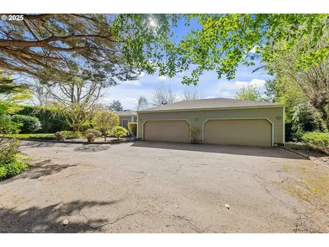 273 N Henry Street Coquille OR 97423