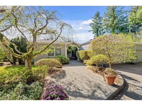 273 N Henry Street Coquille OR 97423