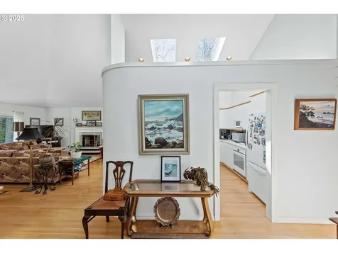 273 N Henry Street Coquille OR 97423