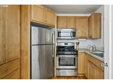15 NE 75th Avenue Portland OR 97213