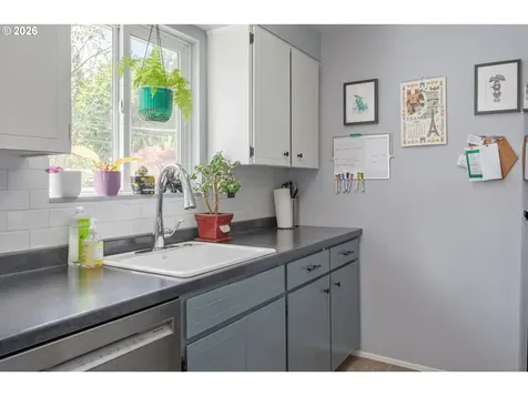 230 River Loop 2 Eugene OR 97404