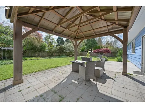 230 River Loop 2 Eugene OR 97404