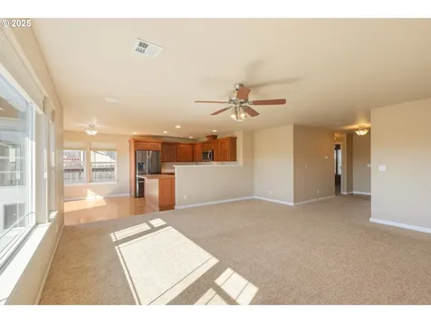1884 NE Sunset Loop Drive Roseburg OR 97470