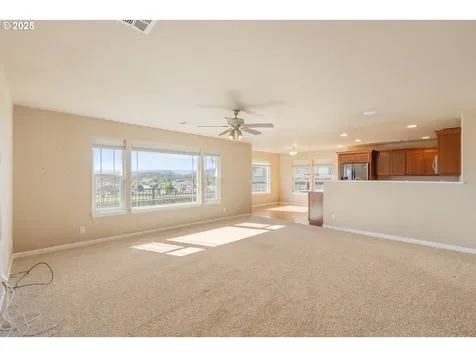 1884 NE Sunset Loop Drive Roseburg OR 97470