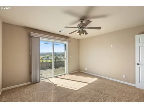 1884 NE Sunset Loop Drive Roseburg OR 97470