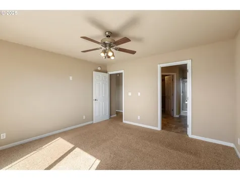 1884 NE Sunset Loop Drive Roseburg OR 97470