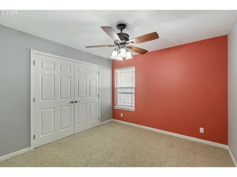 1884 NE Sunset Loop Drive Roseburg OR 97470
