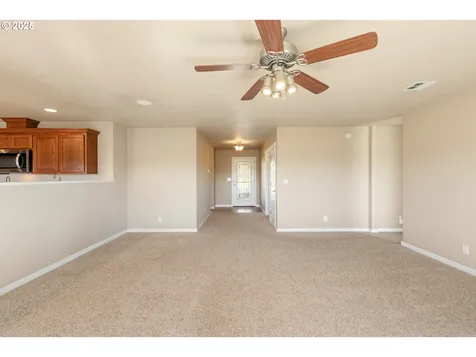 1884 NE Sunset Loop Drive Roseburg OR 97470