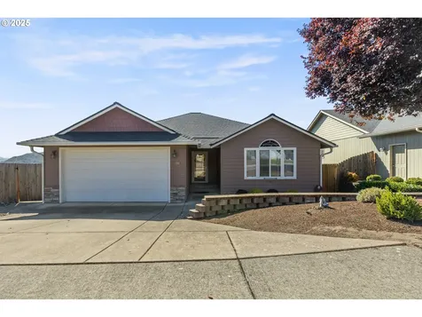 1884 NE Sunset Loop Drive Roseburg OR 97470